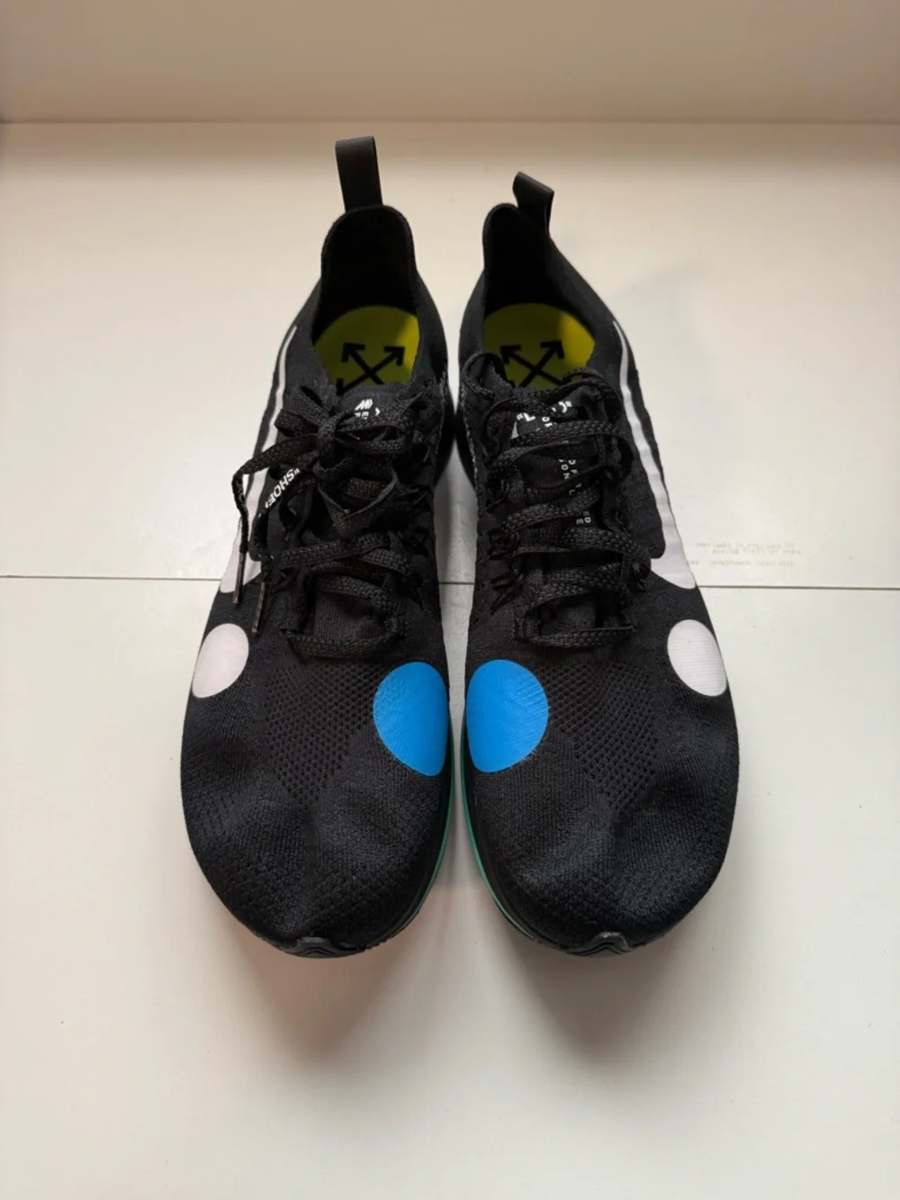 Nike Black Shoe Interior with Lime Green Insole - Picture 3 of 6